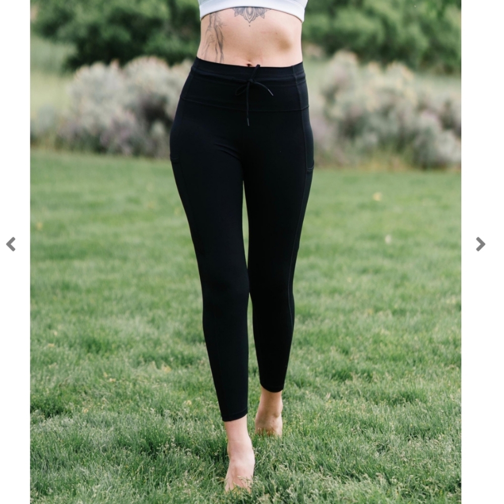 NWT Zyia Black Pocket Drawstring Luxe 7/8 24" Leggings